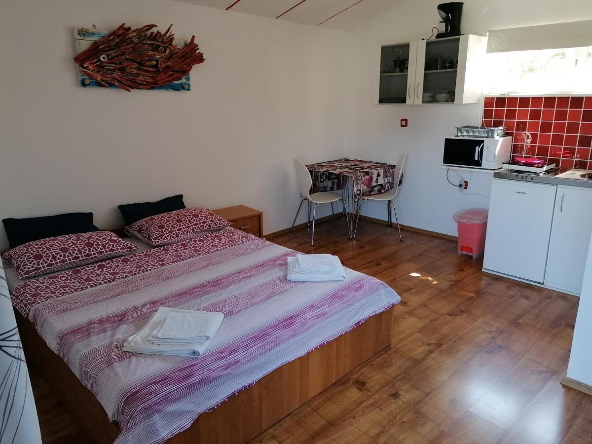 Nice Studio Near Centar+Free Parking Rovinj Exterior photo